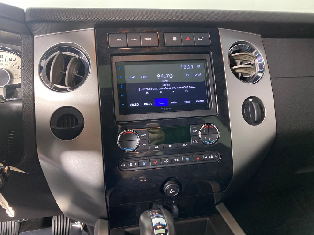 Used 2013 Ford Expedition Limited image 19