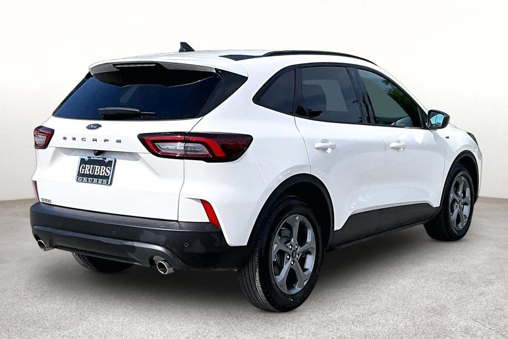 Used 2025 Ford Escape ST-Line w/ Tech Pack #1 FWD image 2