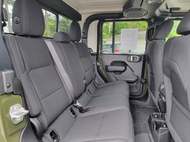 Certified 2023 Jeep Gladiator Sport AWD/4WD image 23