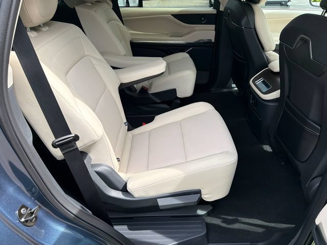 New 2027 Lincoln Navigator Premiere AWD/4WD image 19
