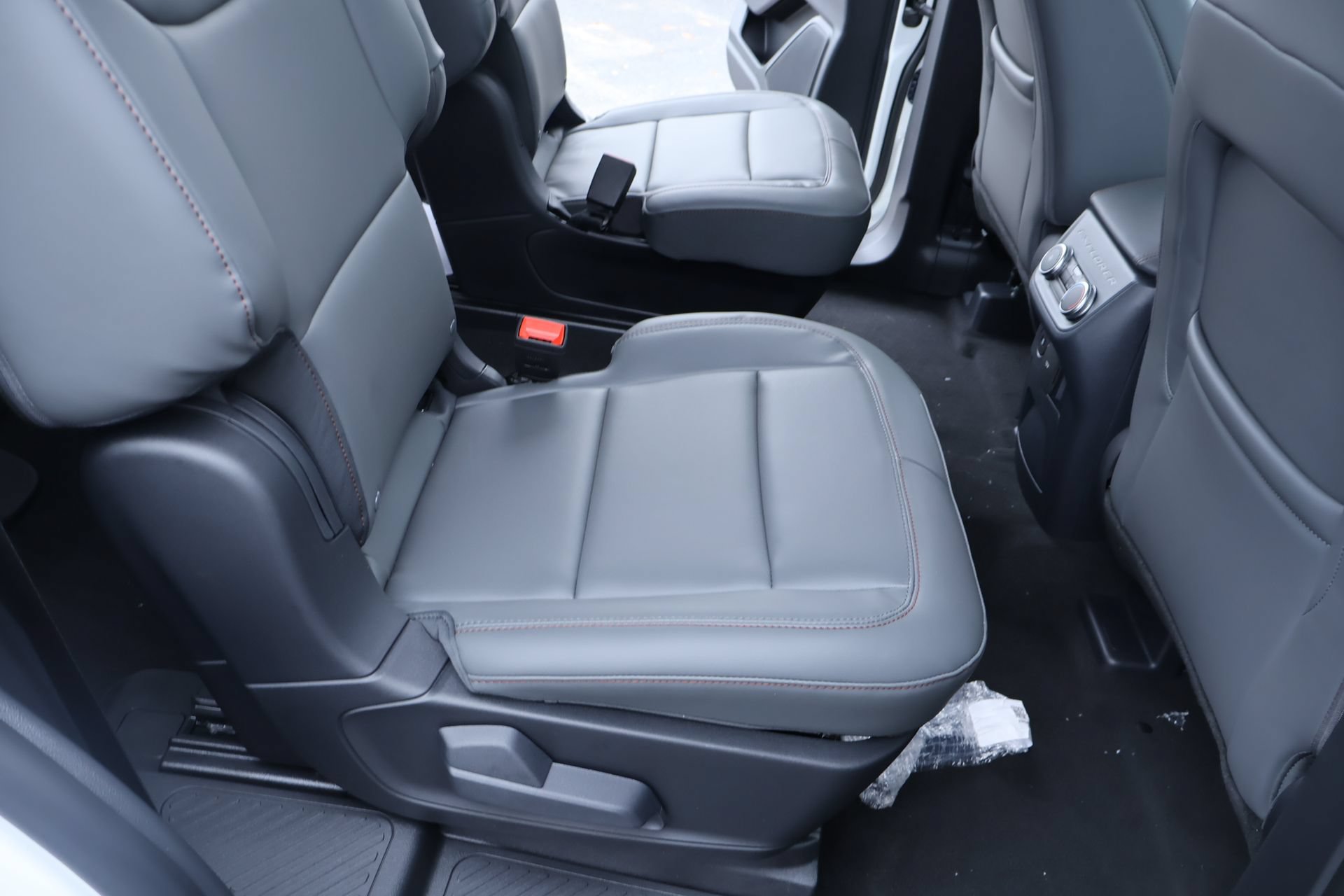 New 2026 Ford Explorer Active w/ Active Comfort Package AWD/4WD image 16
