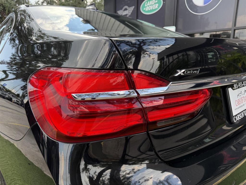 Used 2019 BMW 740i xDrive image 11