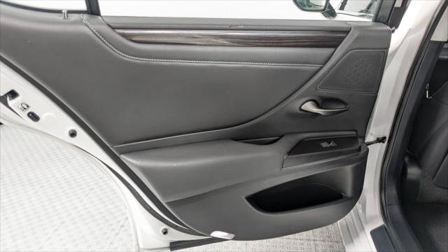 Used 2019 Lexus ES 350 w/ Premium Package FWD image 17