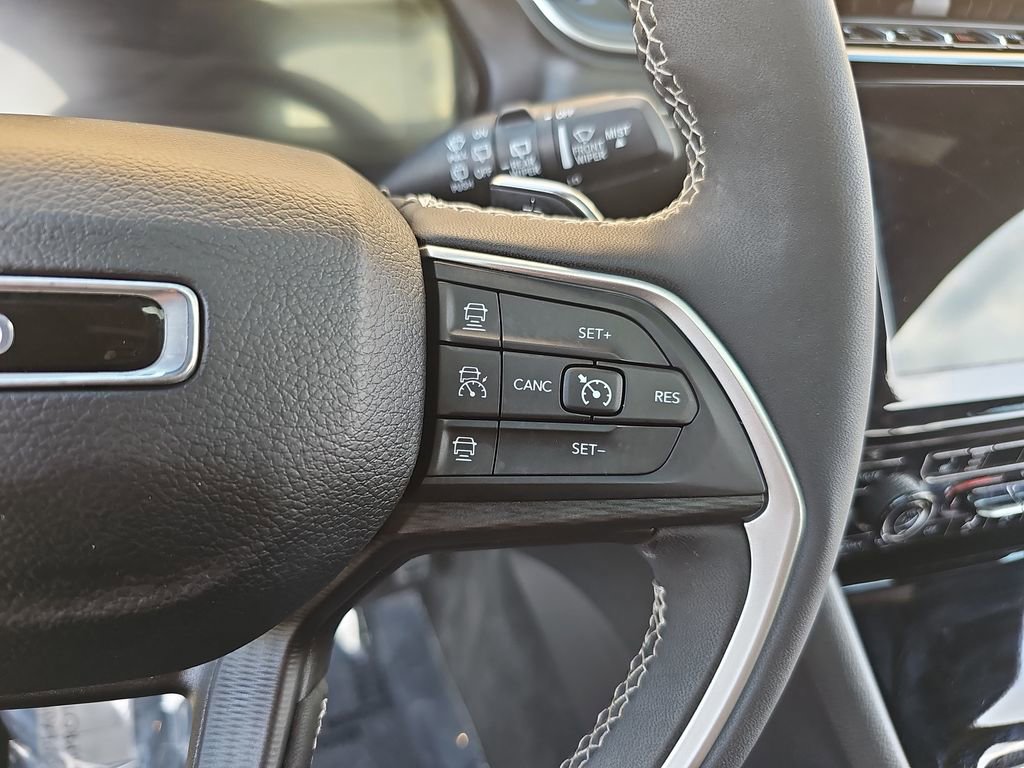 Certified 2023 Jeep Grand Cherokee L Laredo AWD/4WD image 20