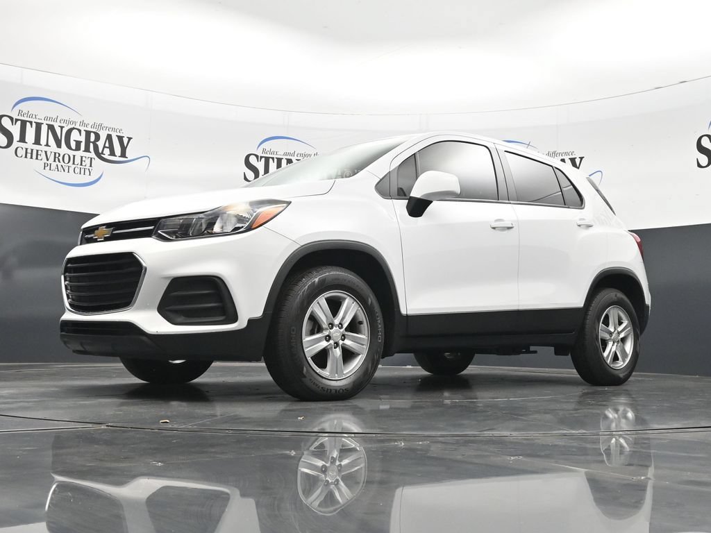 Used 2022 Chevrolet Trax LS w/ Tint and Cruise Package AWD/4WD image 28