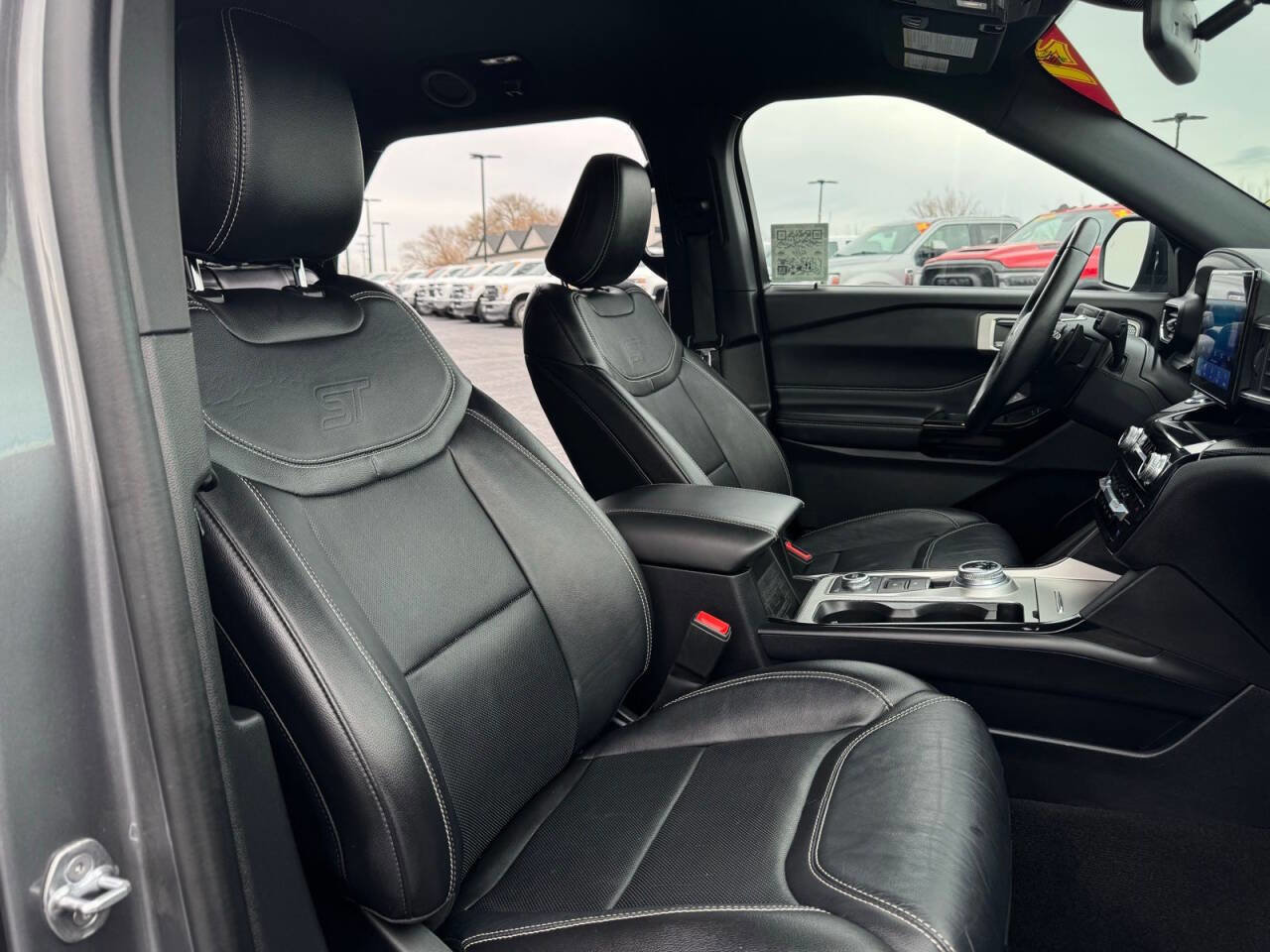 Used 2021 Ford Explorer ST image 39