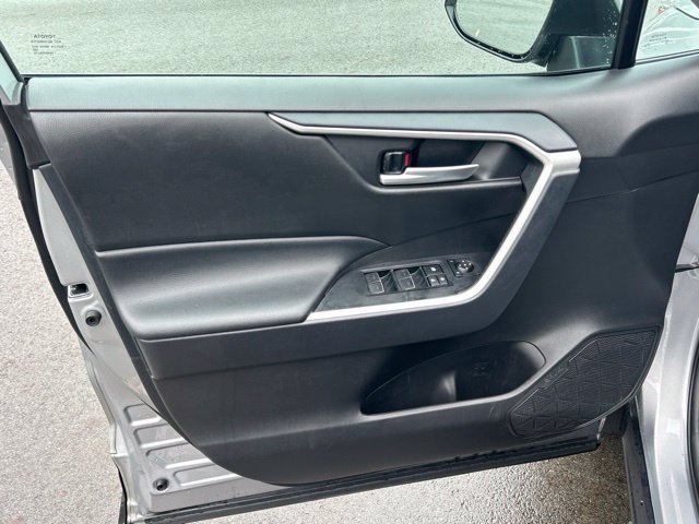 Used 2025 Toyota RAV4 XLE AWD/4WD image 20