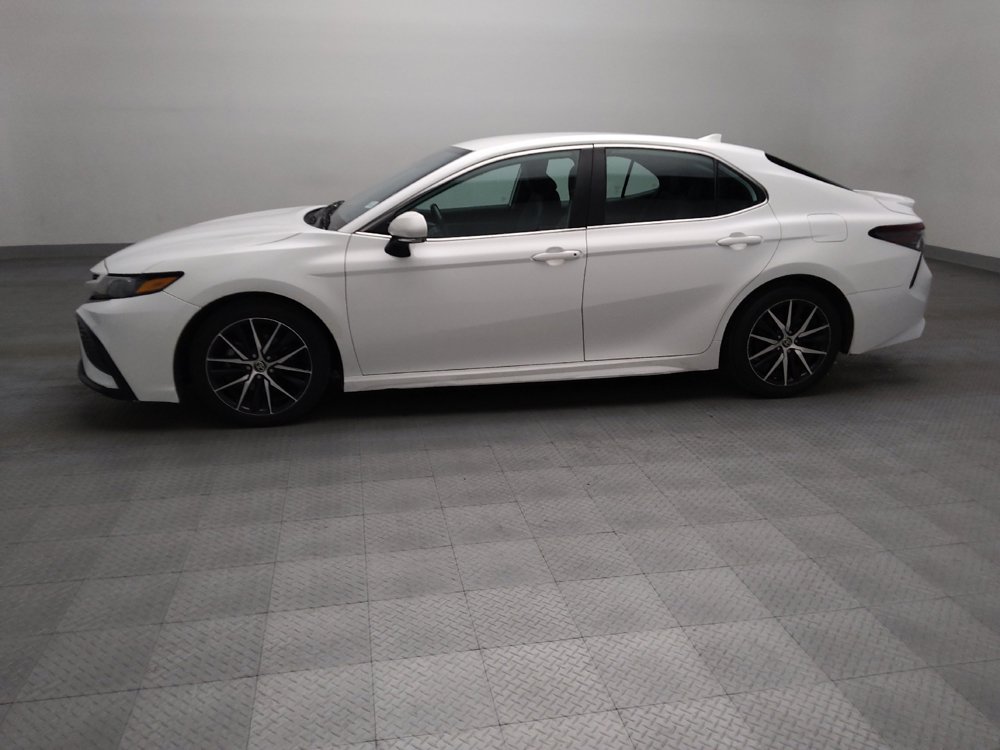 Used 2023 Toyota Camry SE FWD image 2