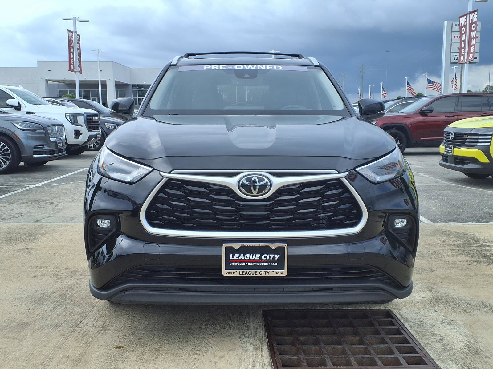 Used 2022 Toyota Highlander XLE FWD image 5