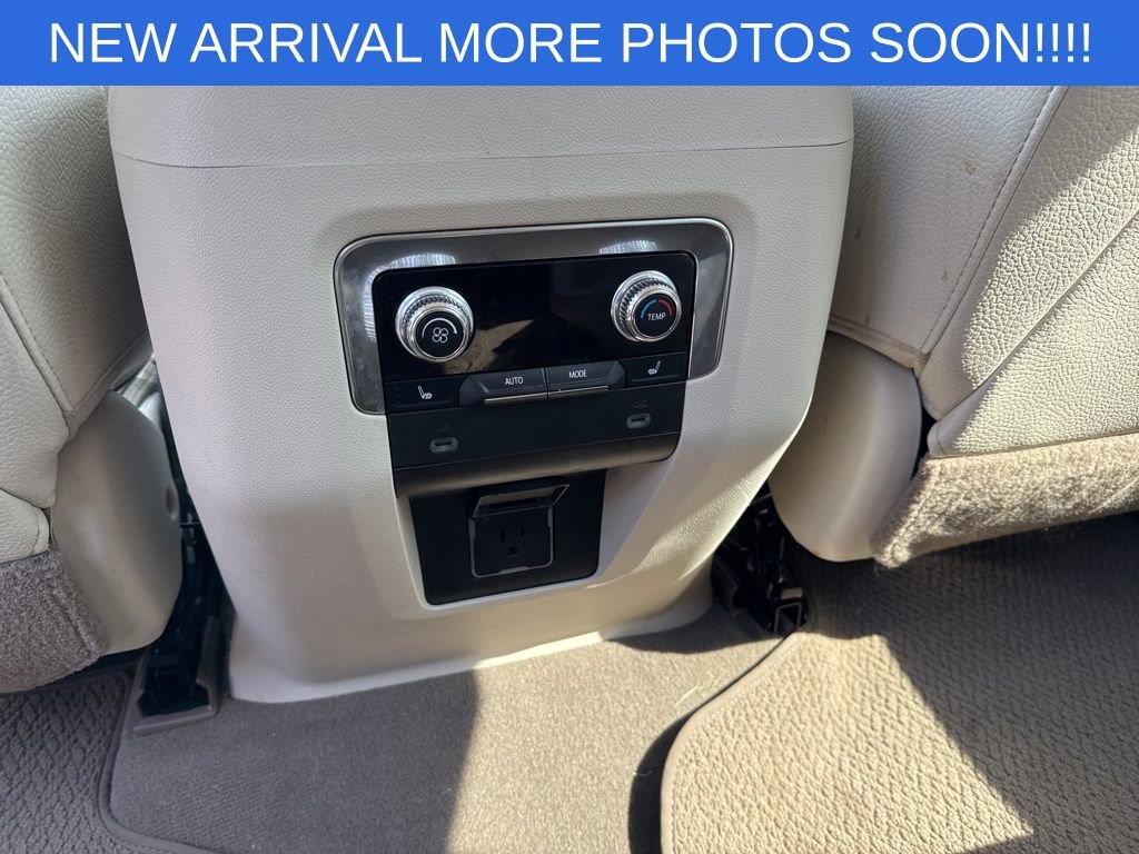 Used 2021 GMC Yukon XL Denali w/ Denali Premium Package image 12