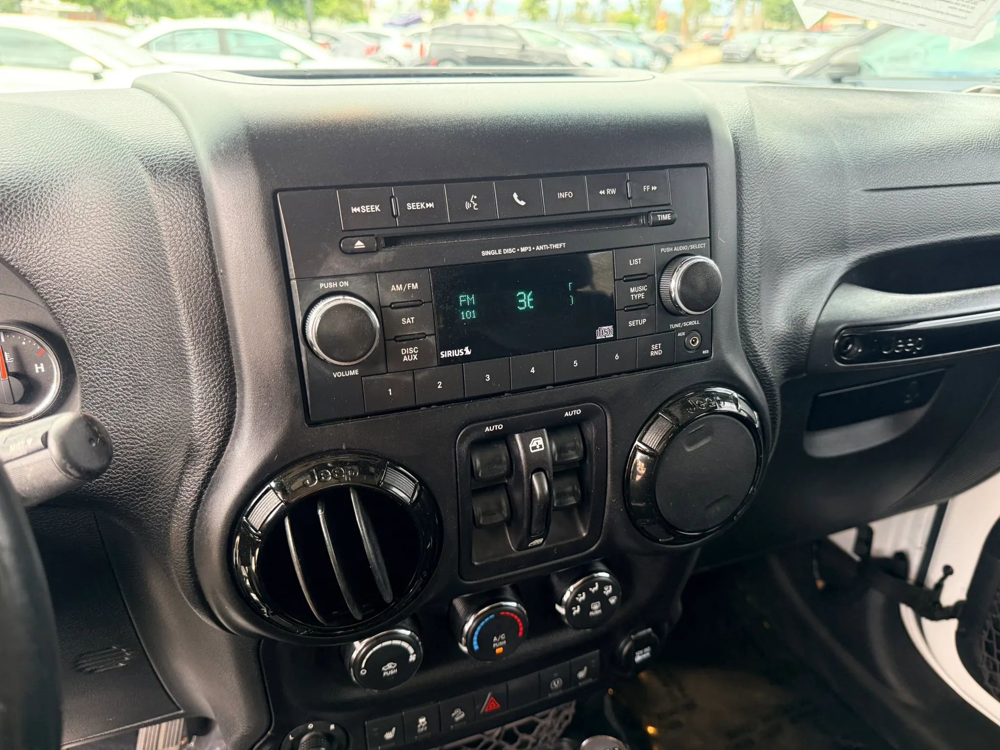 Used 2015 Jeep Wrangler Unlimited Sahara AWD/4WD image 19