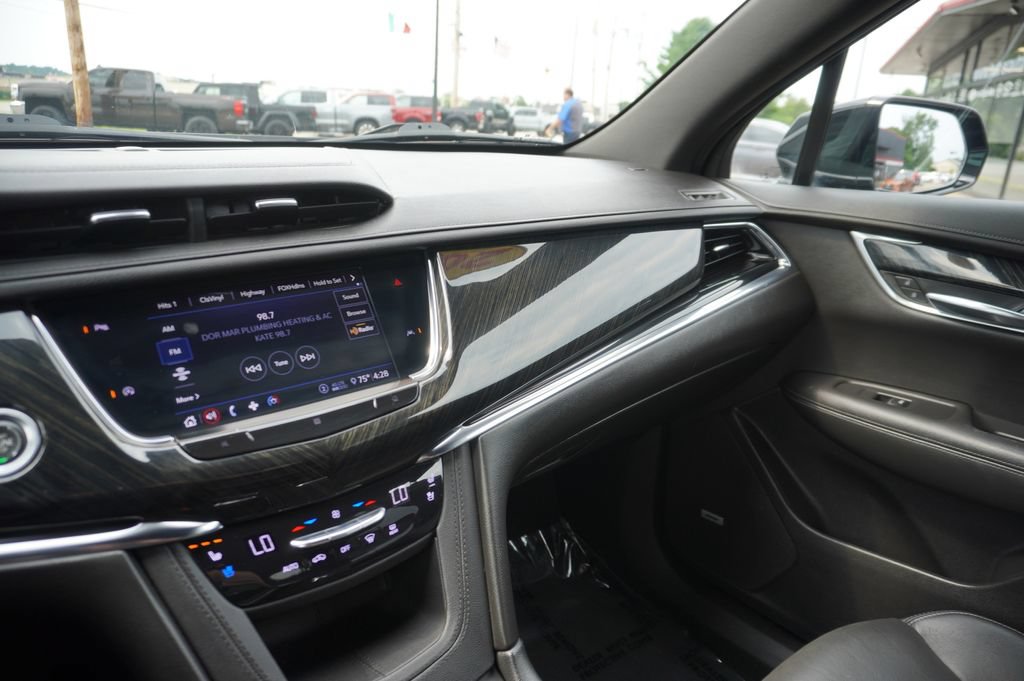 Used 2020 Cadillac XT6 Premium Luxury AWD/4WD image 19