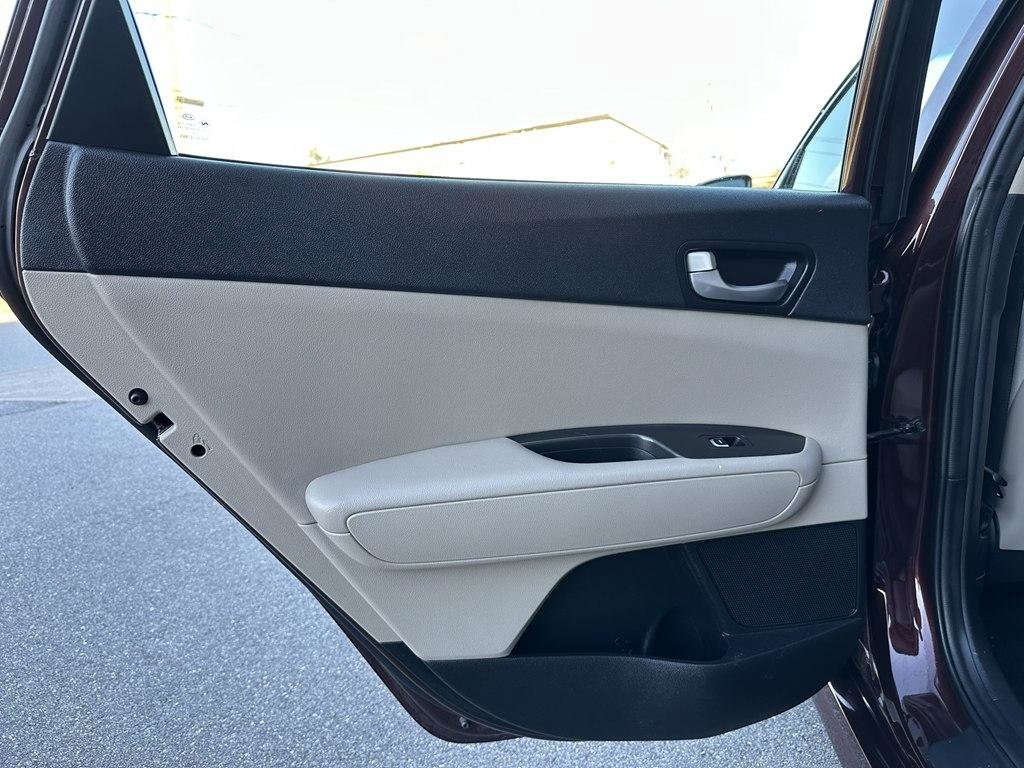 Used 2018 Kia Optima LX w/ 17" Alloy Wheels Package FWD image 20