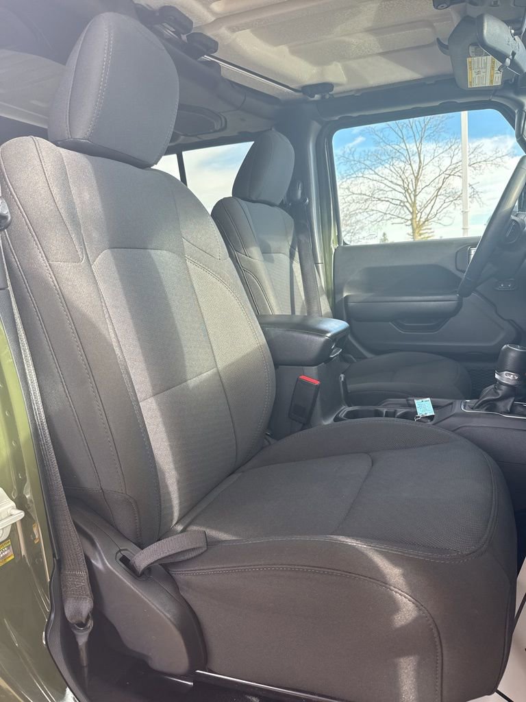 Used 2022 Jeep Gladiator Sport image 23