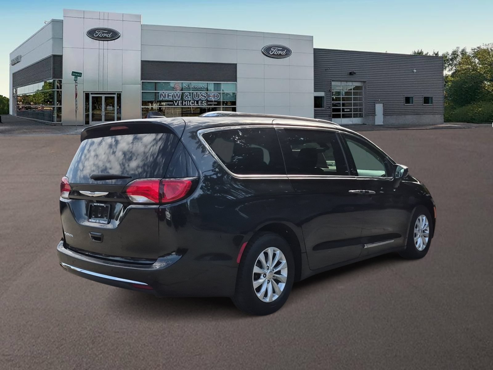 Used 2019 Chrysler Pacifica Touring-L FWD image 9