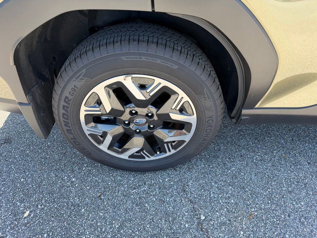 Used 2025 Subaru Forester Premium w/ Protection Package image 5