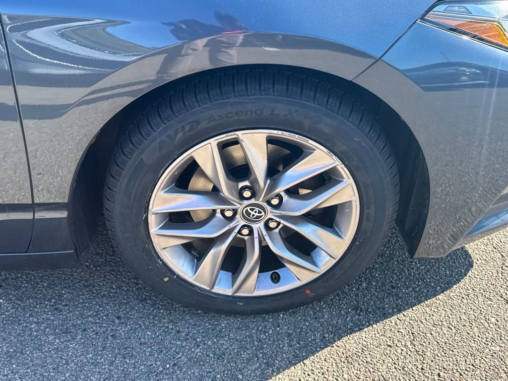 Used 2019 Toyota Avalon XLE w/ Moonroof Package image 40