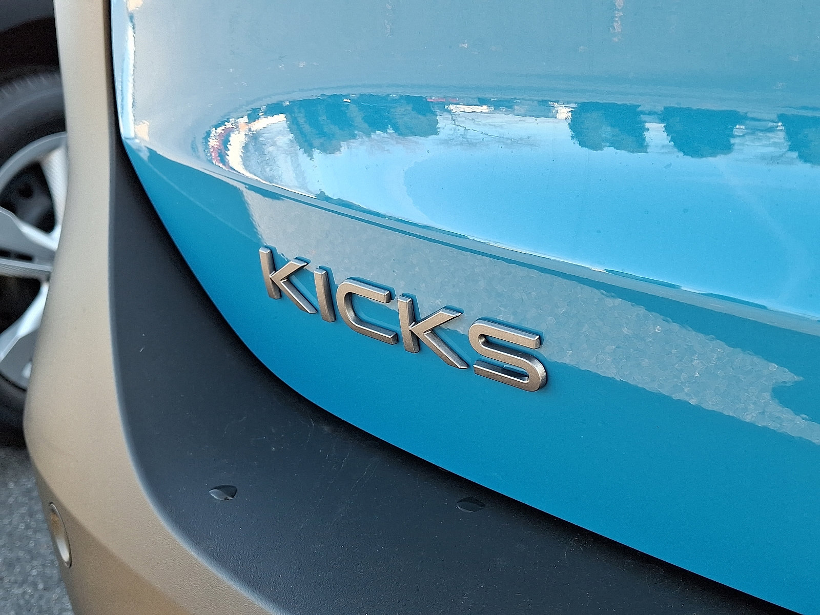 New 2026 Nissan Kicks SR image 5