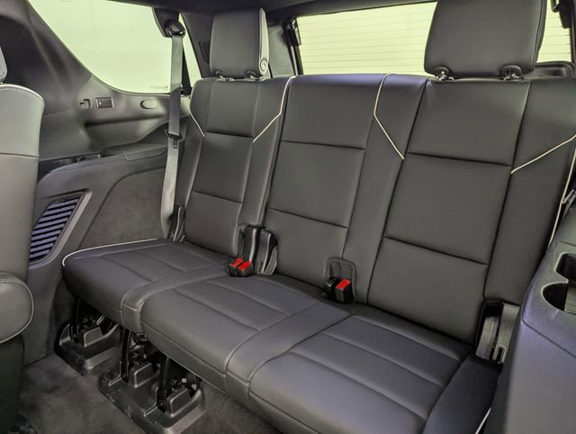 Used 2023 Cadillac Escalade Premium Luxury image 18