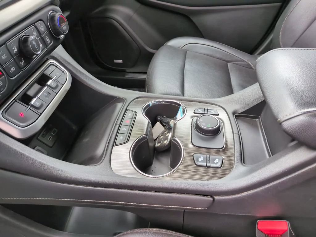 Used 2020 GMC Acadia SLT FWD image 29