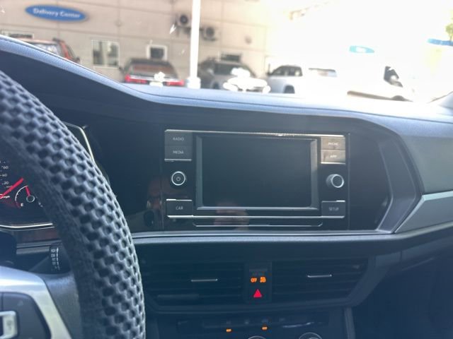Used 2019 Volkswagen Jetta R-Line FWD image 4