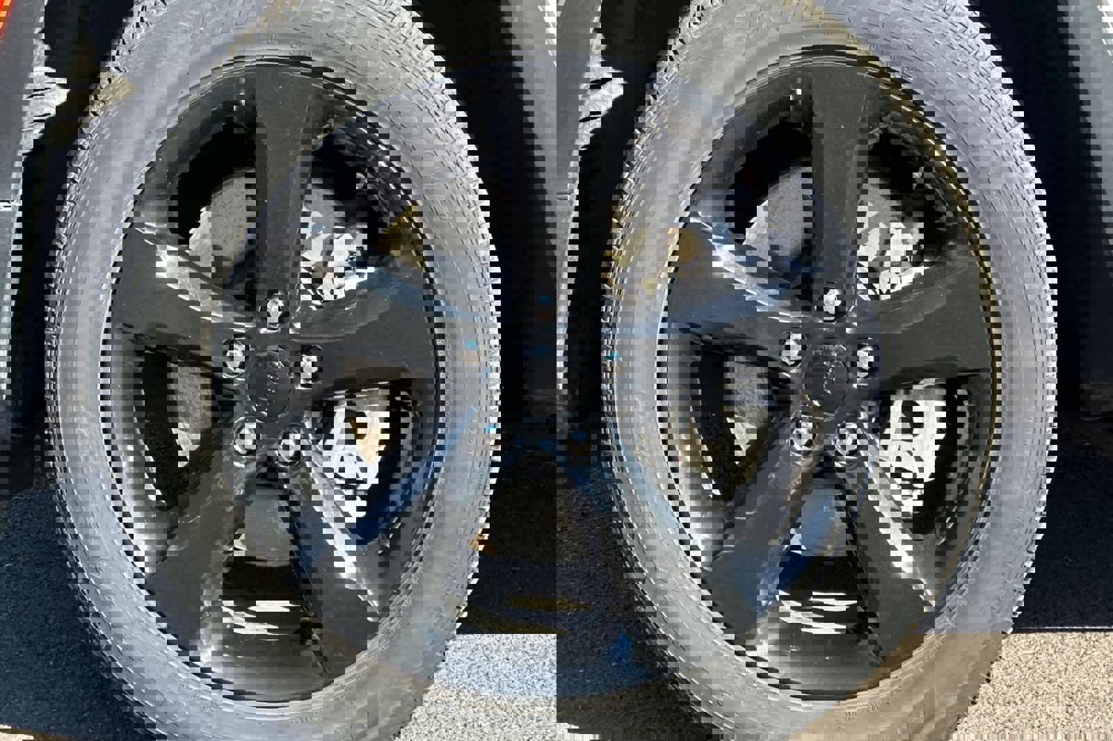 Used 2023 Jeep Grand Cherokee L Laredo image 27