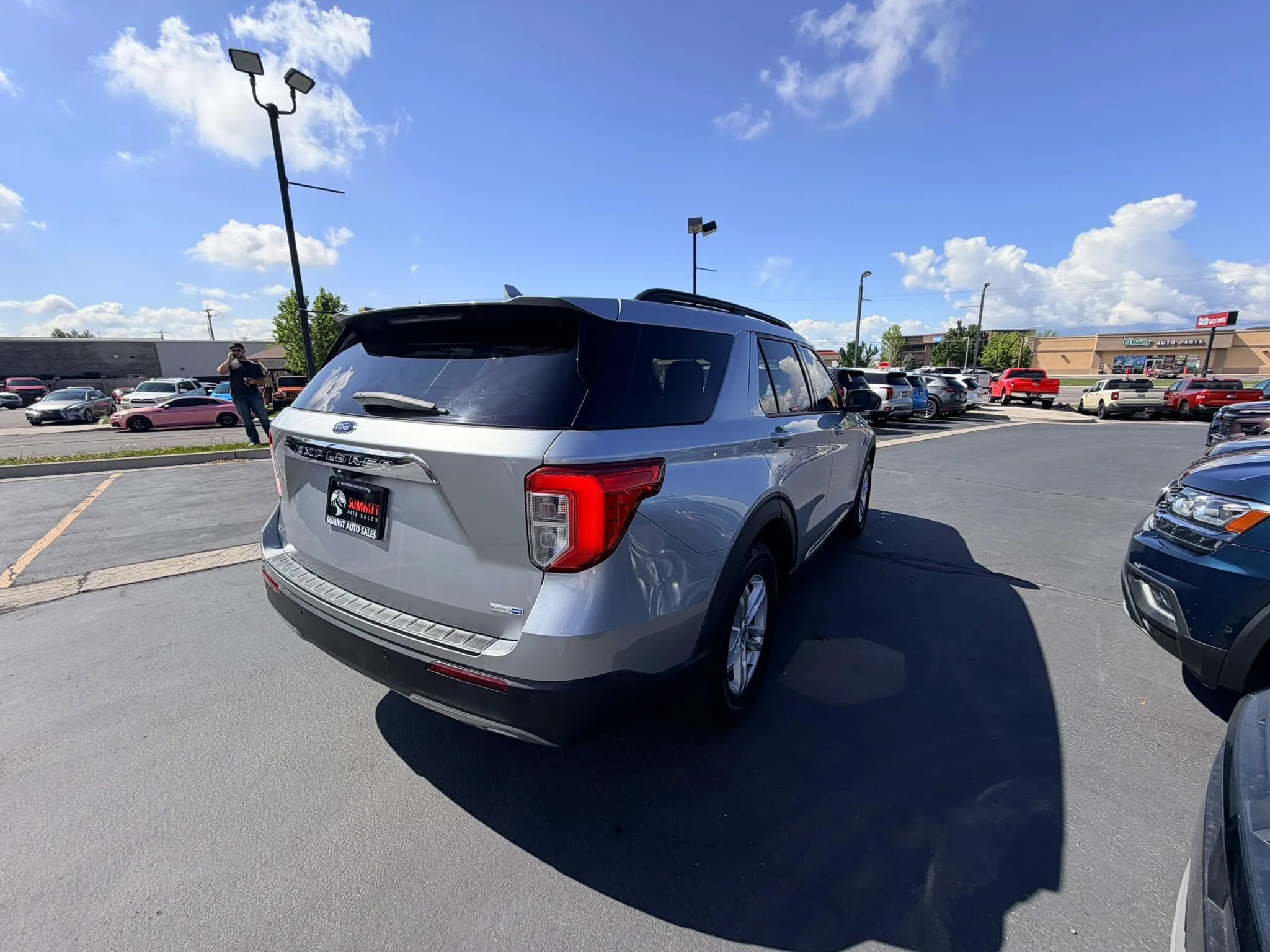 Used 2020 Ford Explorer XLT w/ Equipment Group 202A AWD/4WD image 4