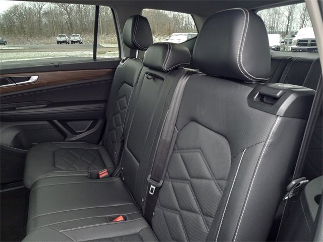 Used 2025 Volkswagen Atlas SE image 14