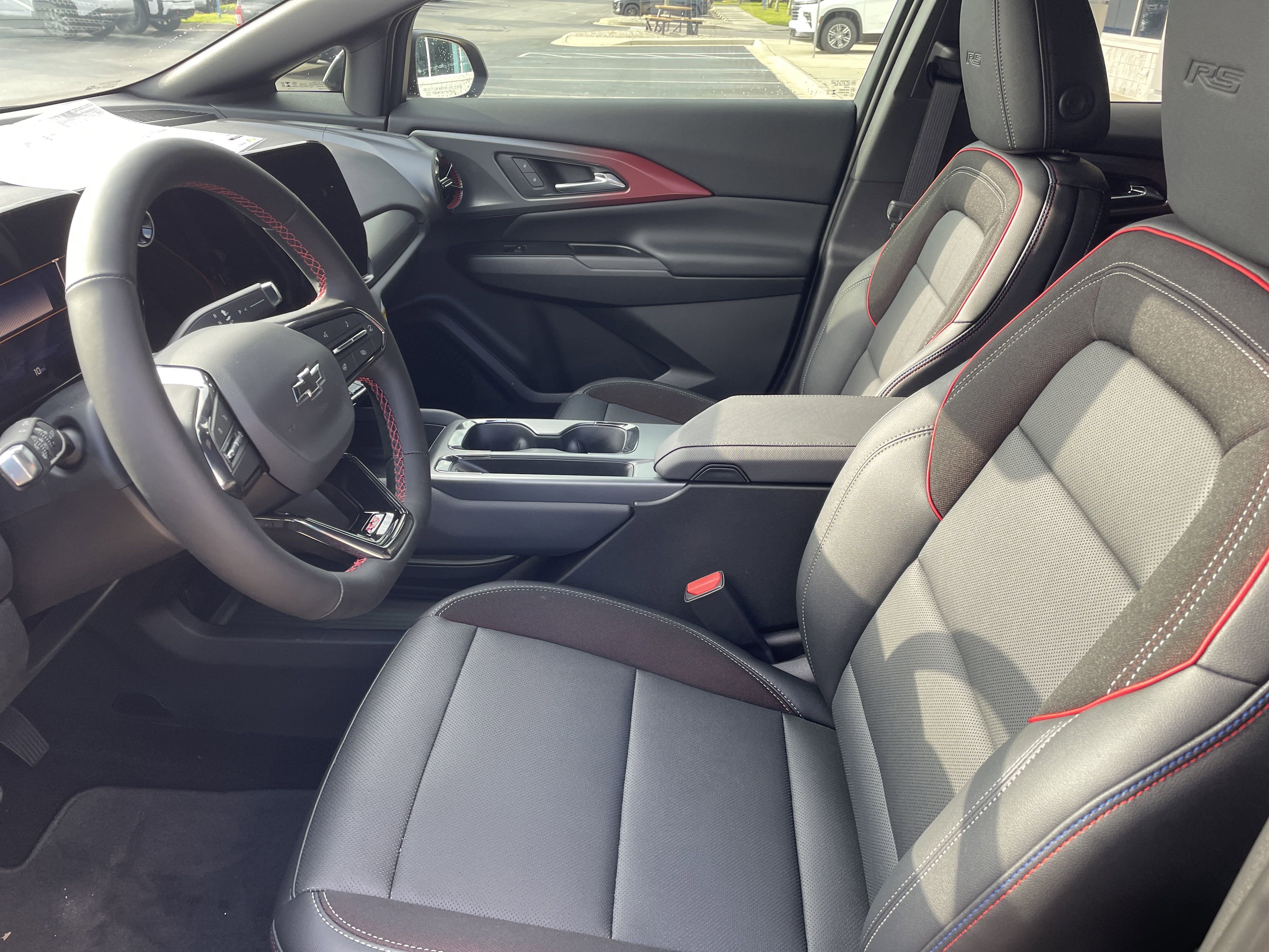 New 2025 Chevrolet Equinox EV RS image 13