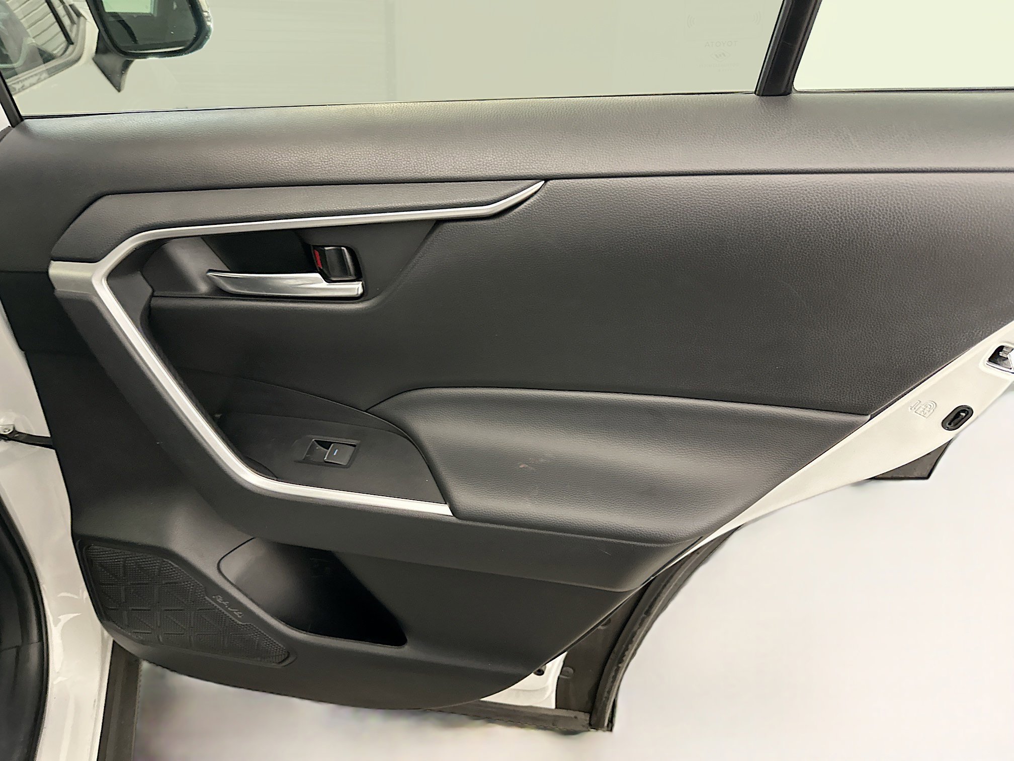 Used 2024 Toyota RAV4 XLE image 31