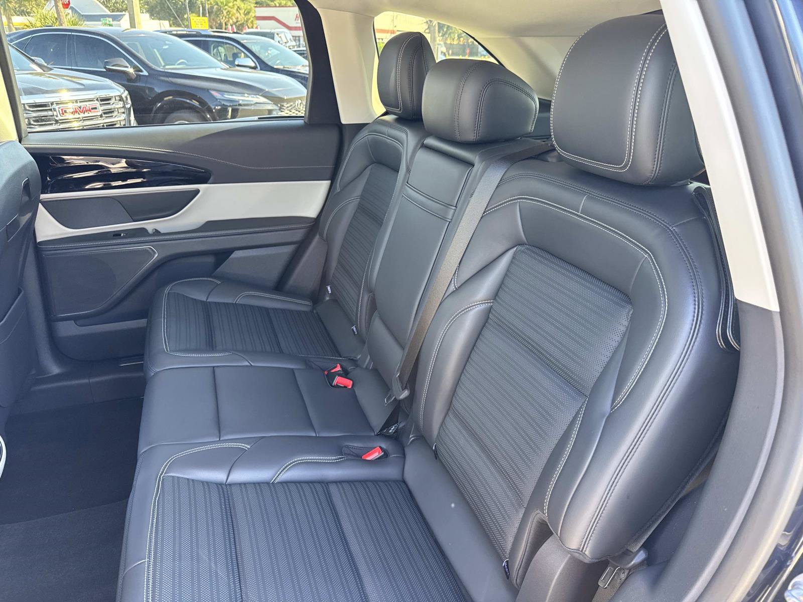 Used 2024 Lincoln Nautilus Reserve image 14