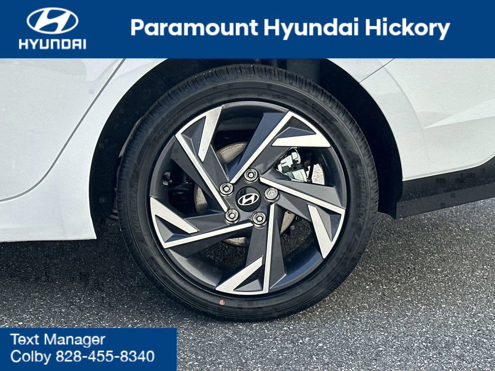 New 2025 Hyundai Elantra SEL FWD image 16