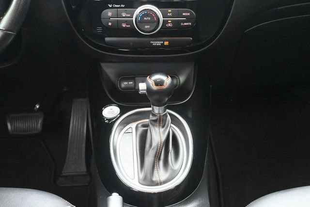 Used 2019 Kia Soul ! FWD image 22