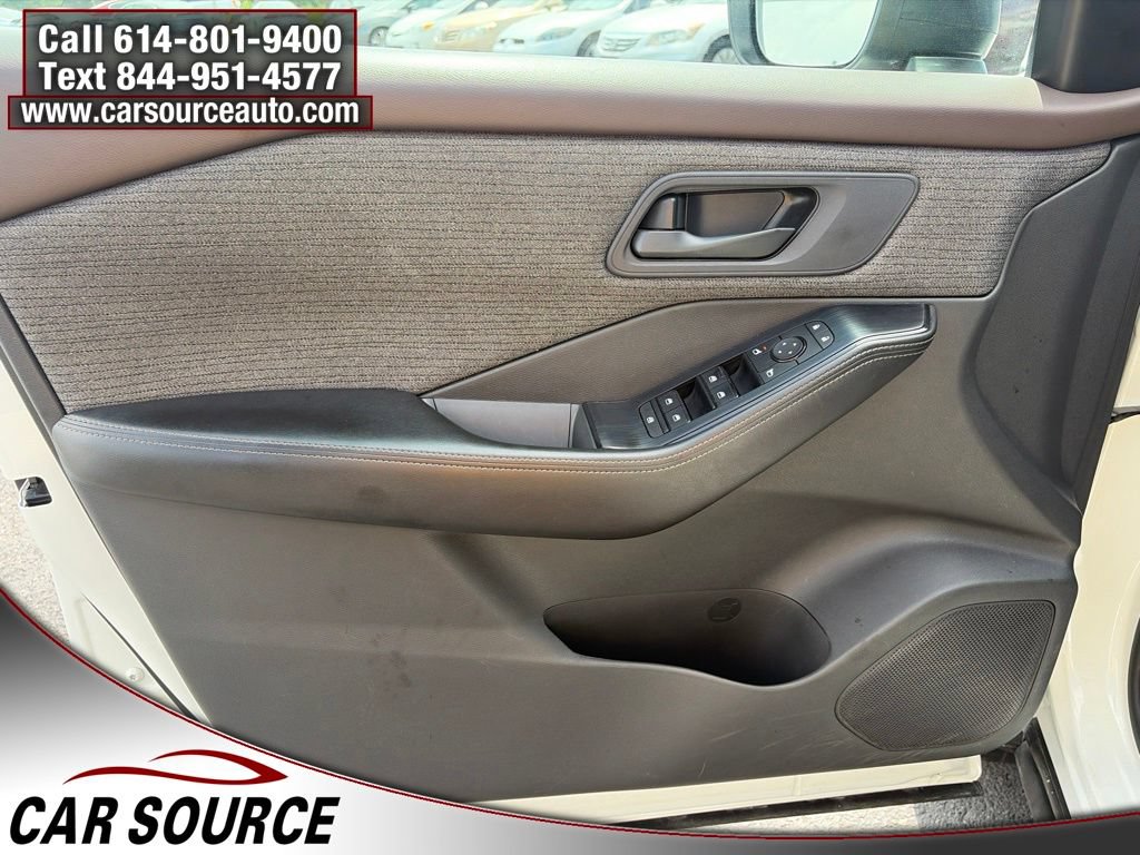 Used 2022 Nissan Rogue S FWD image 13