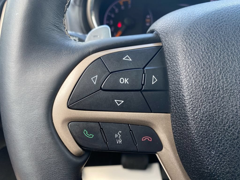 Certified 2016 Jeep Grand Cherokee Overland AWD/4WD image 41