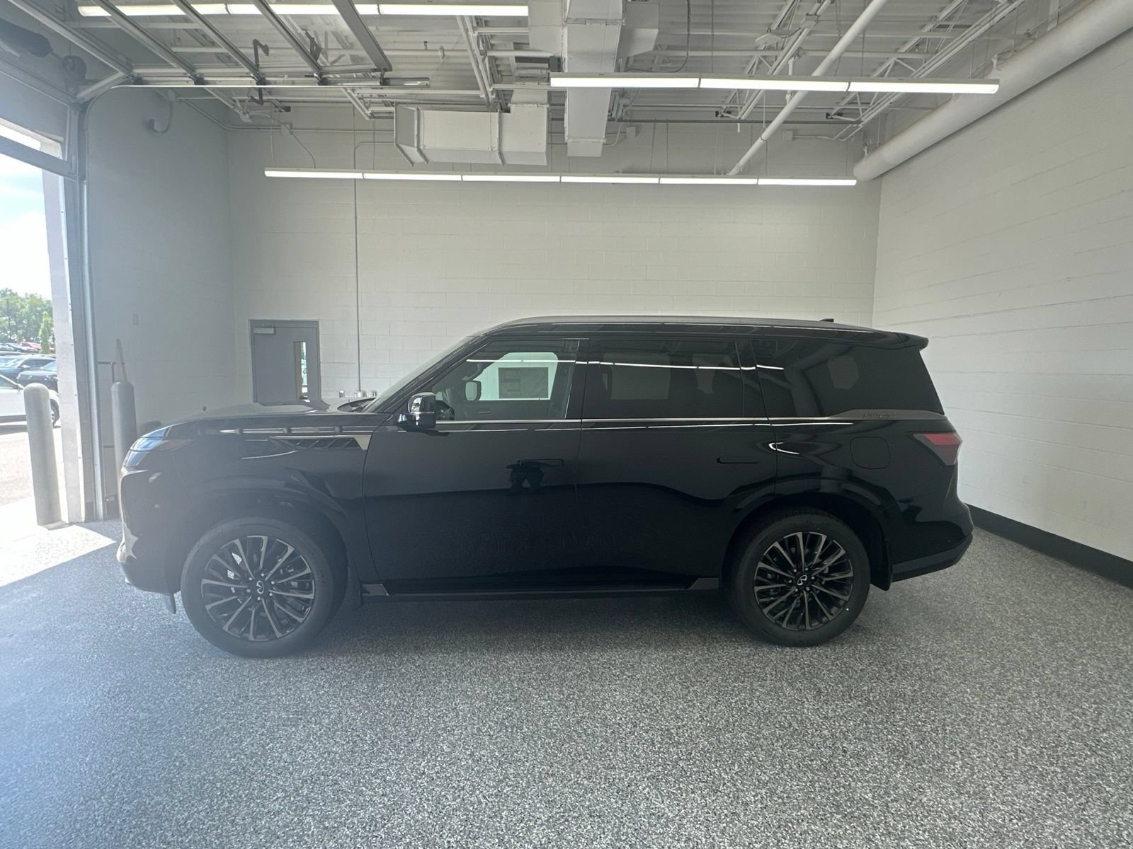 New 2027 INFINITI QX80 Autograph w/ Premium Cargo Package AWD/4WD image 6