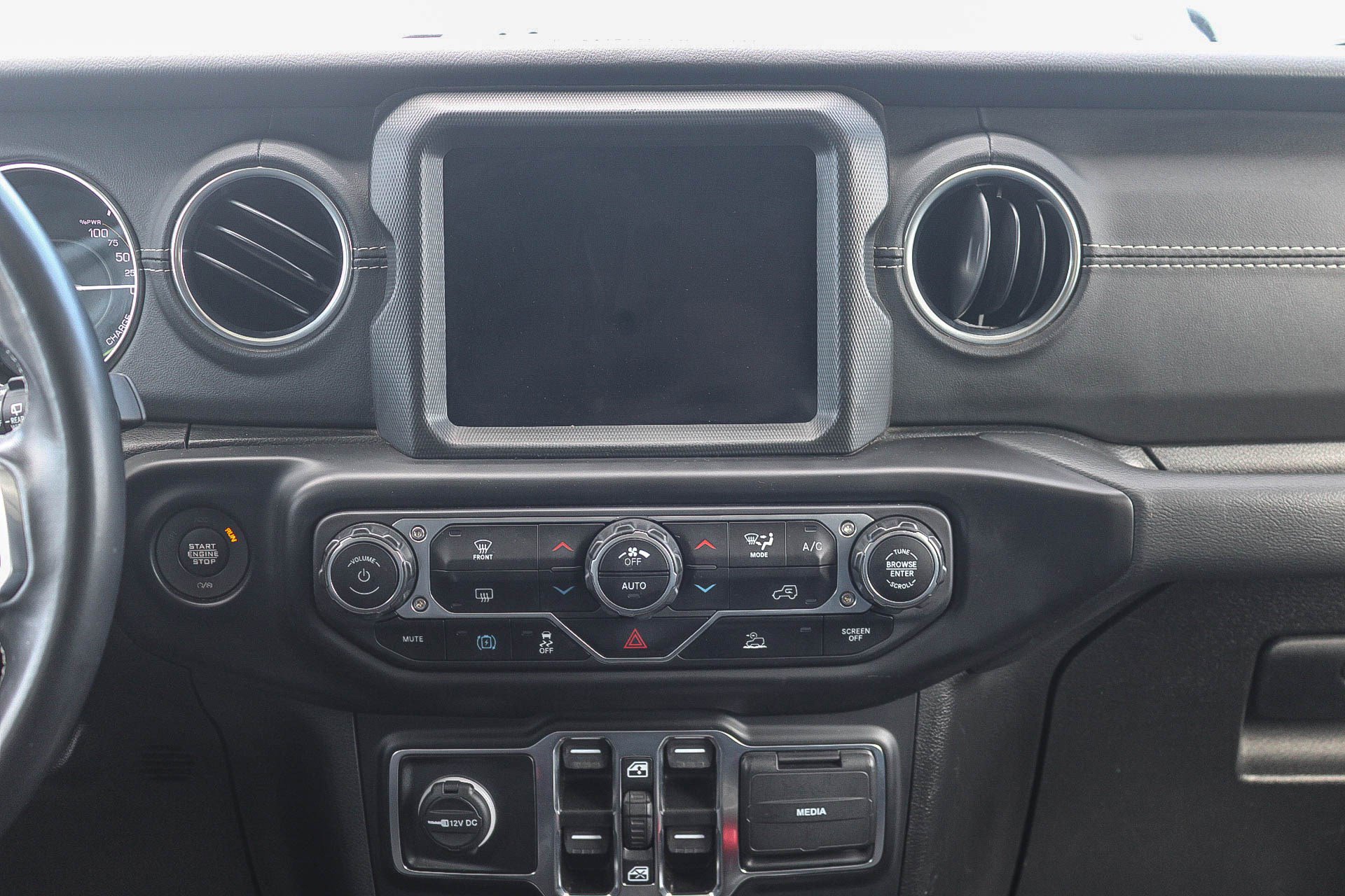 Used 2022 Jeep Wrangler Unlimited Sahara image 14