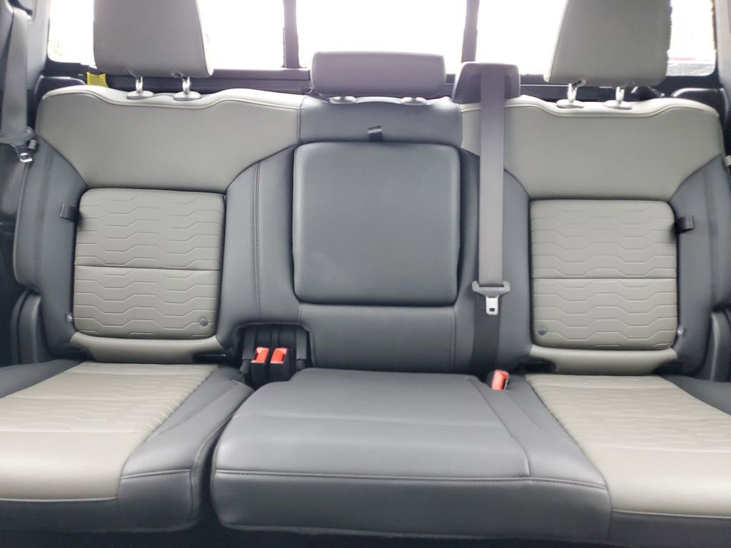 Used 2025 Chevrolet Silverado 1500 ZR2 w/ Technology Package image 32