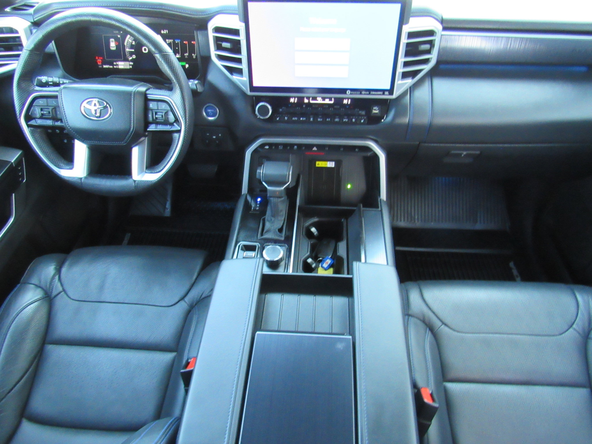 Used 2024 Toyota Sequoia Platinum AWD/4WD image 24