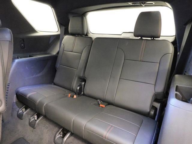 Used 2023 Chevrolet Traverse RS w/ LPO, Floor Liner Package image 23