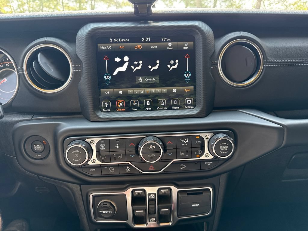 Used 2019 Jeep Wrangler Unlimited Sahara w/ Uconnect 4C Nav & Sound Group AWD/4WD image 19