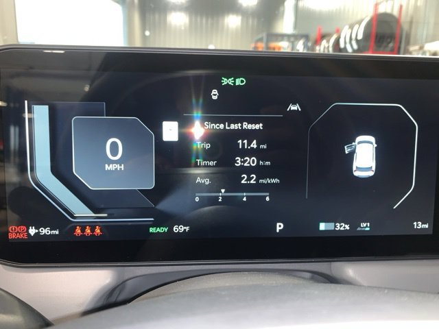 New 2027 Kia EV3 Wind FWD image 4