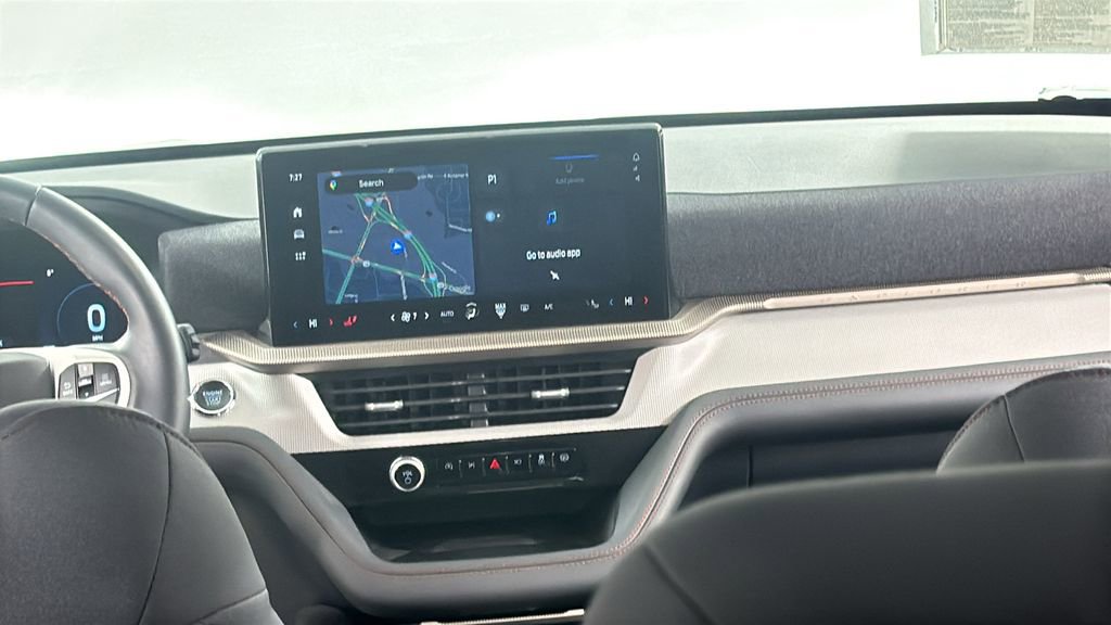 Used 2025 Ford Explorer Active image 34