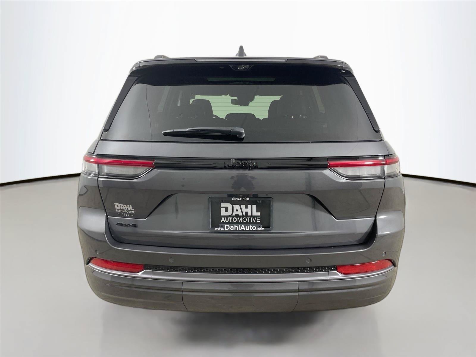 Used 2026 Jeep Grand Cherokee Limited AWD/4WD image 12