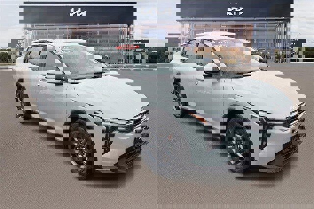 New 2025 Kia K4 LXS image 10