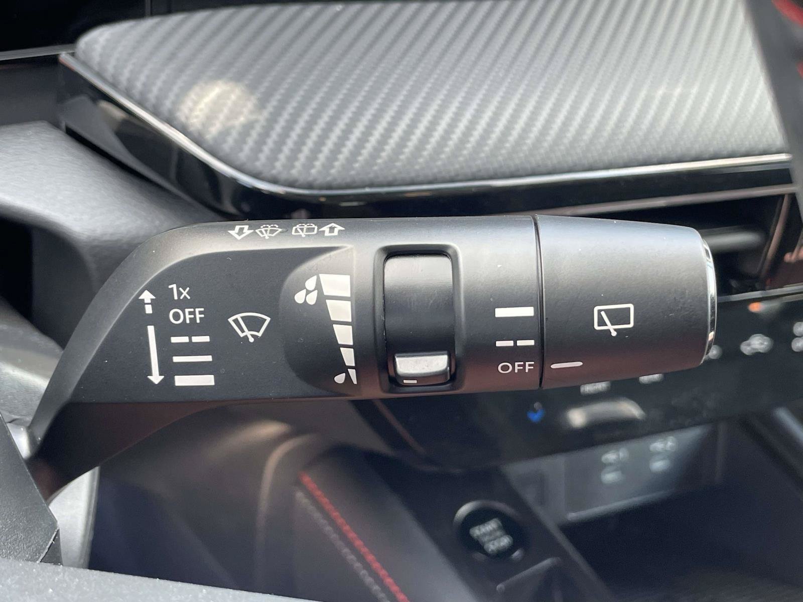 Used 2025 Nissan Kicks SR FWD image 20
