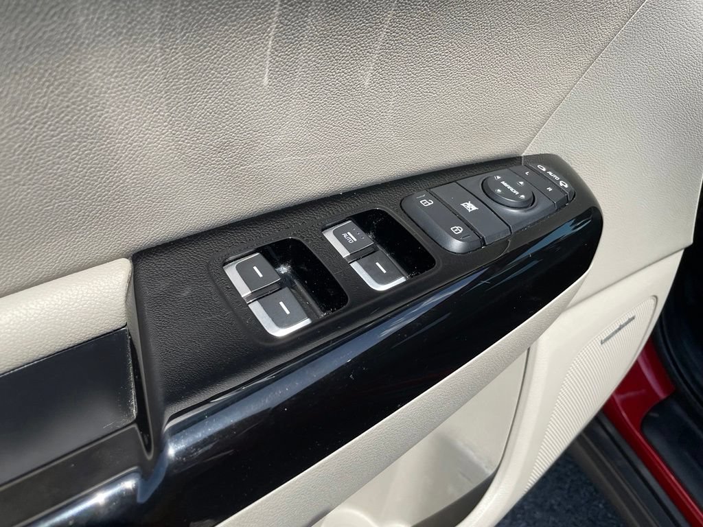 Used 2022 Kia Sportage EX w/ EX Technology Package FWD image 12