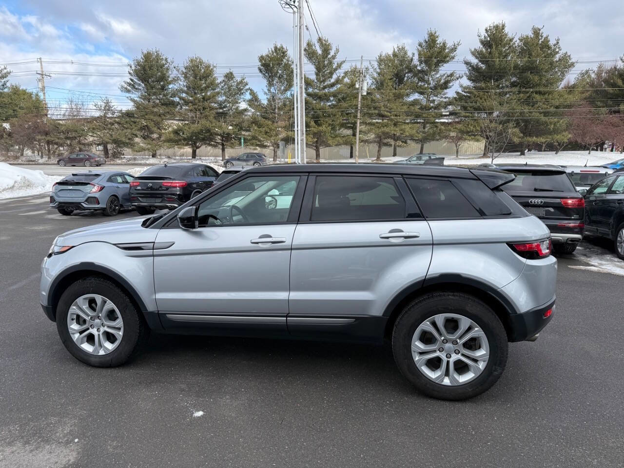 Used 2018 Land Rover Range Rover Evoque image 9