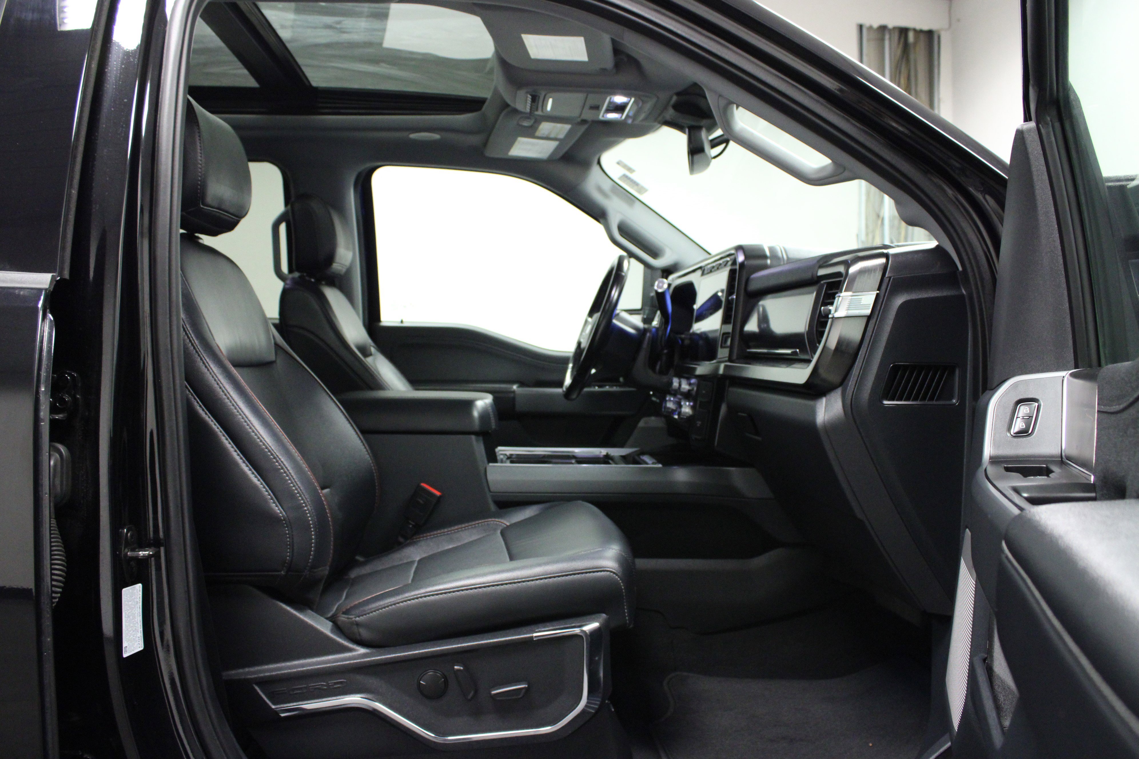 Used 2023 Ford F250 Lariat w/ Lariat Ultimate Package image 16