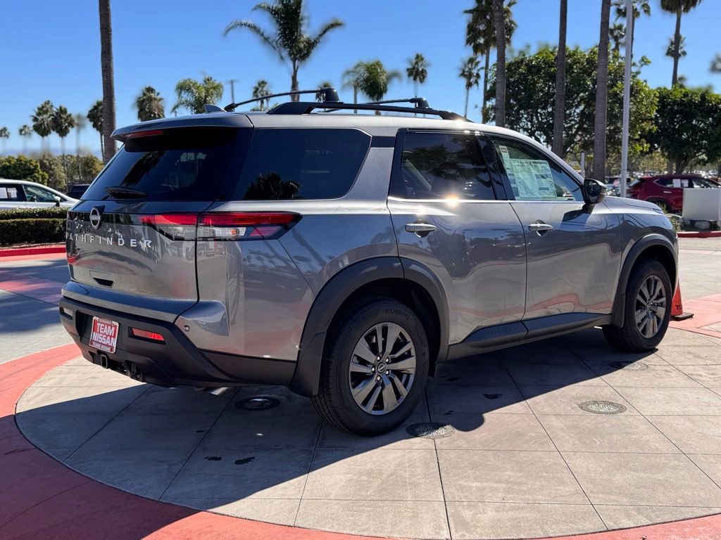 New 2025 Nissan Pathfinder SV w/ SV Premium Package image 7